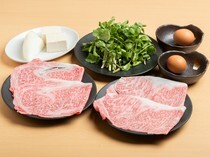 肉之赤井_肉的美味隨著烤製層層堆疊的「烤涮鍋＆壽喜鍋套餐」