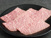 大阪福島燒肉TOPPUKU_TOPPUKU的嚴選燒肉。享受一頭牛身上只能少量取得的稀少部位「和尚頭心or臀肉芯」