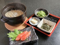 農 ohashi_現煮米飯的美味，最適合作為結尾餐點的「吻仔魚明太子奶油砂鍋飯」