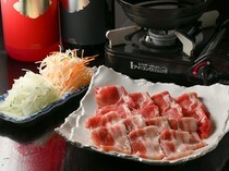 Satsumaya Tonton   原宿_讓人想一再品嚐的招牌火鍋「黑豬與蔬菜的厚油涮涮鍋」